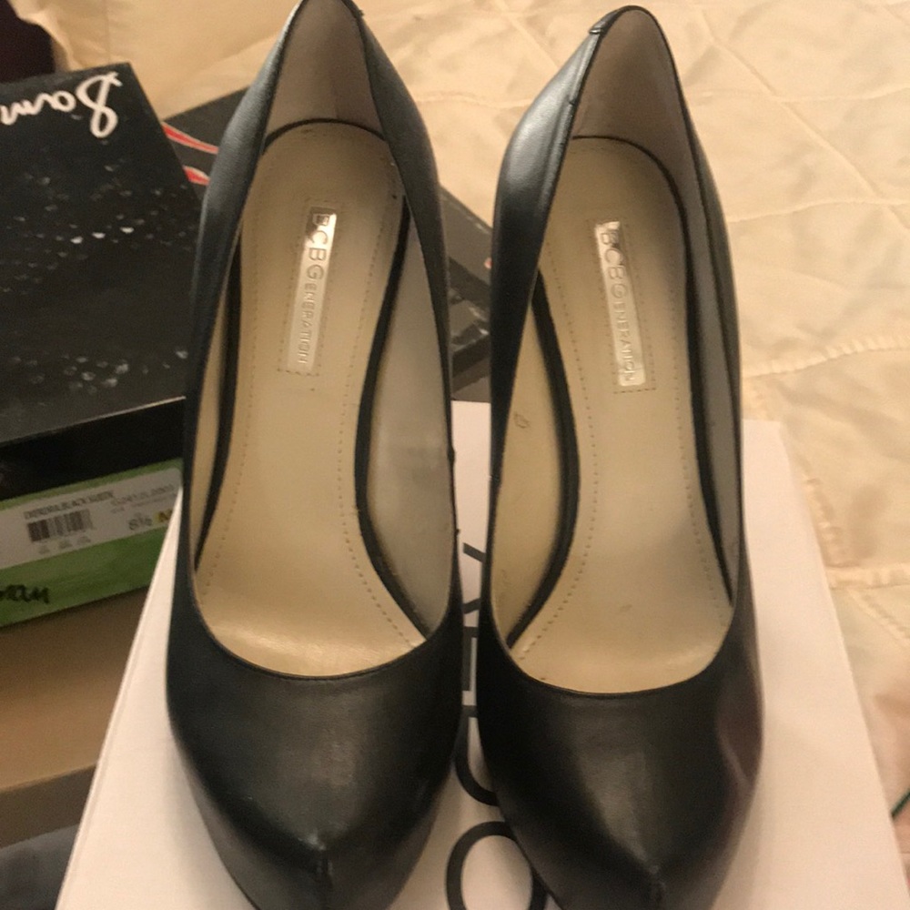 Women’s black pumps